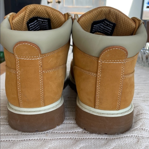 Men’s 10 Lugz Drifter LX boots in \